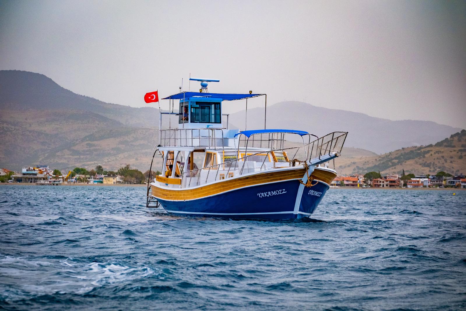 Yakamozz Tekne Dış Görünüm